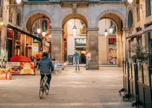 Barcelona neighbourhood life — relocation services